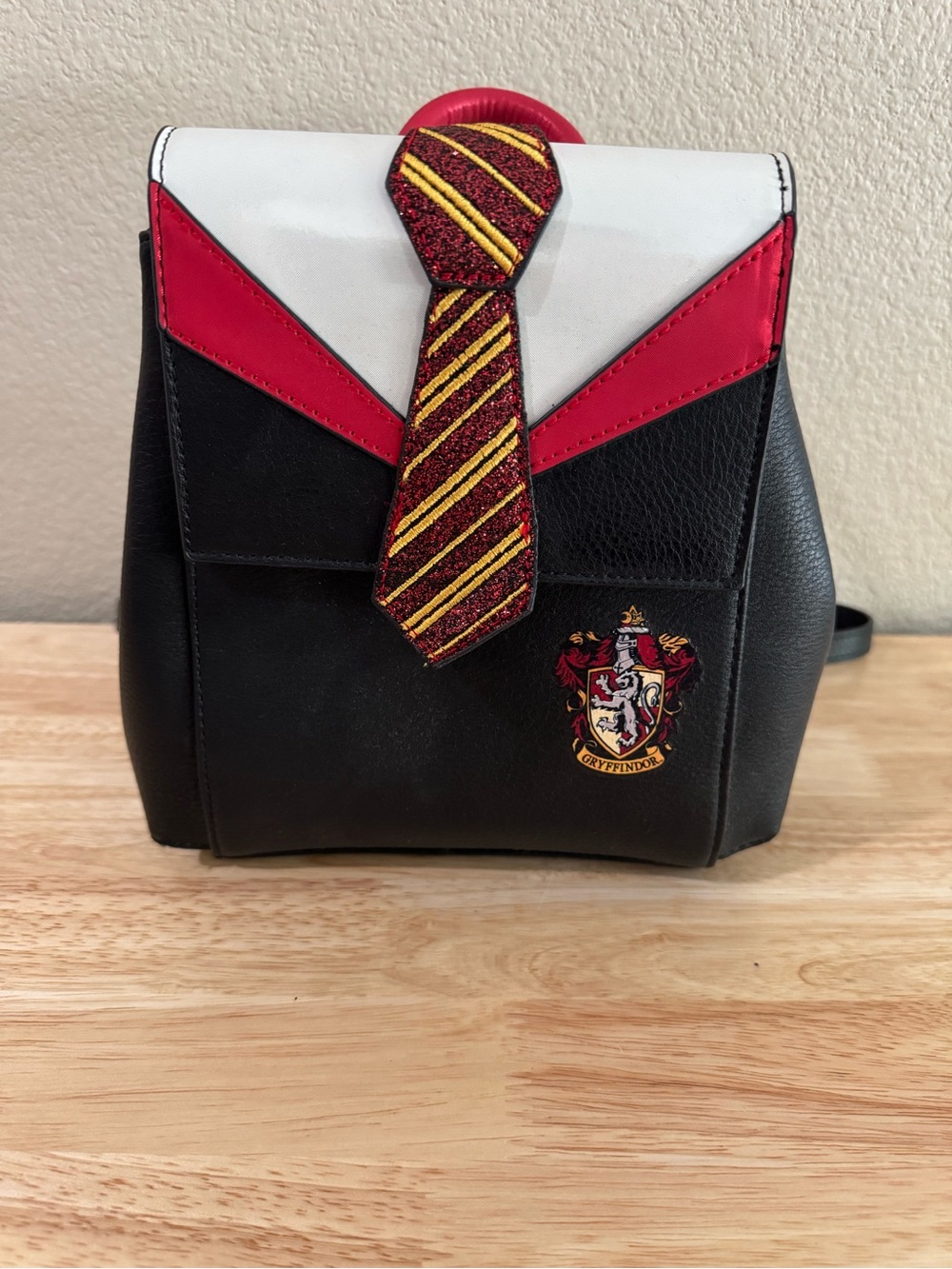 Harry Potter Black Red White Gryffindor Tie Backpack Universal Studios